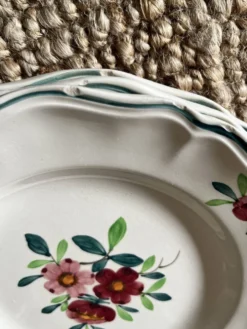 8 assiettes plates