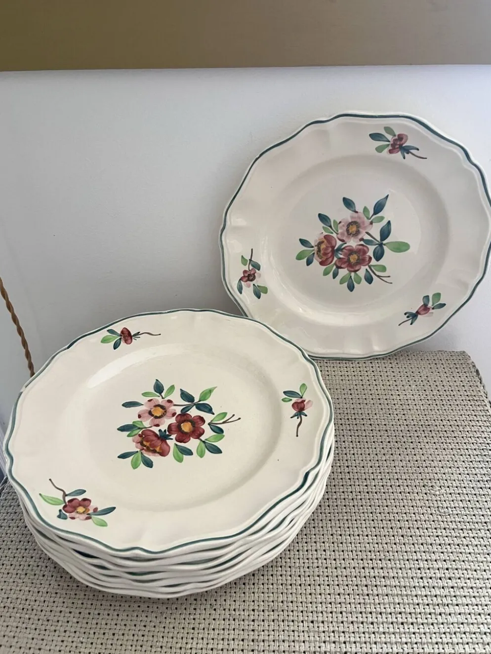 8 assiettes plates