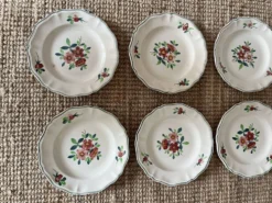 8 assiettes plates