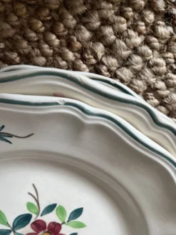 8 assiettes plates