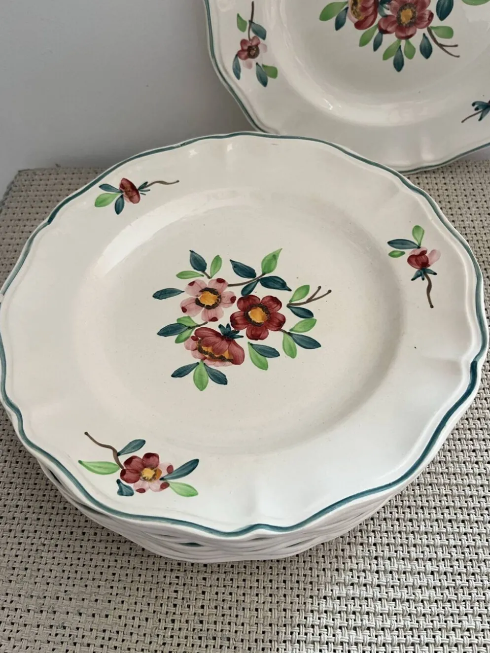 8 assiettes plates