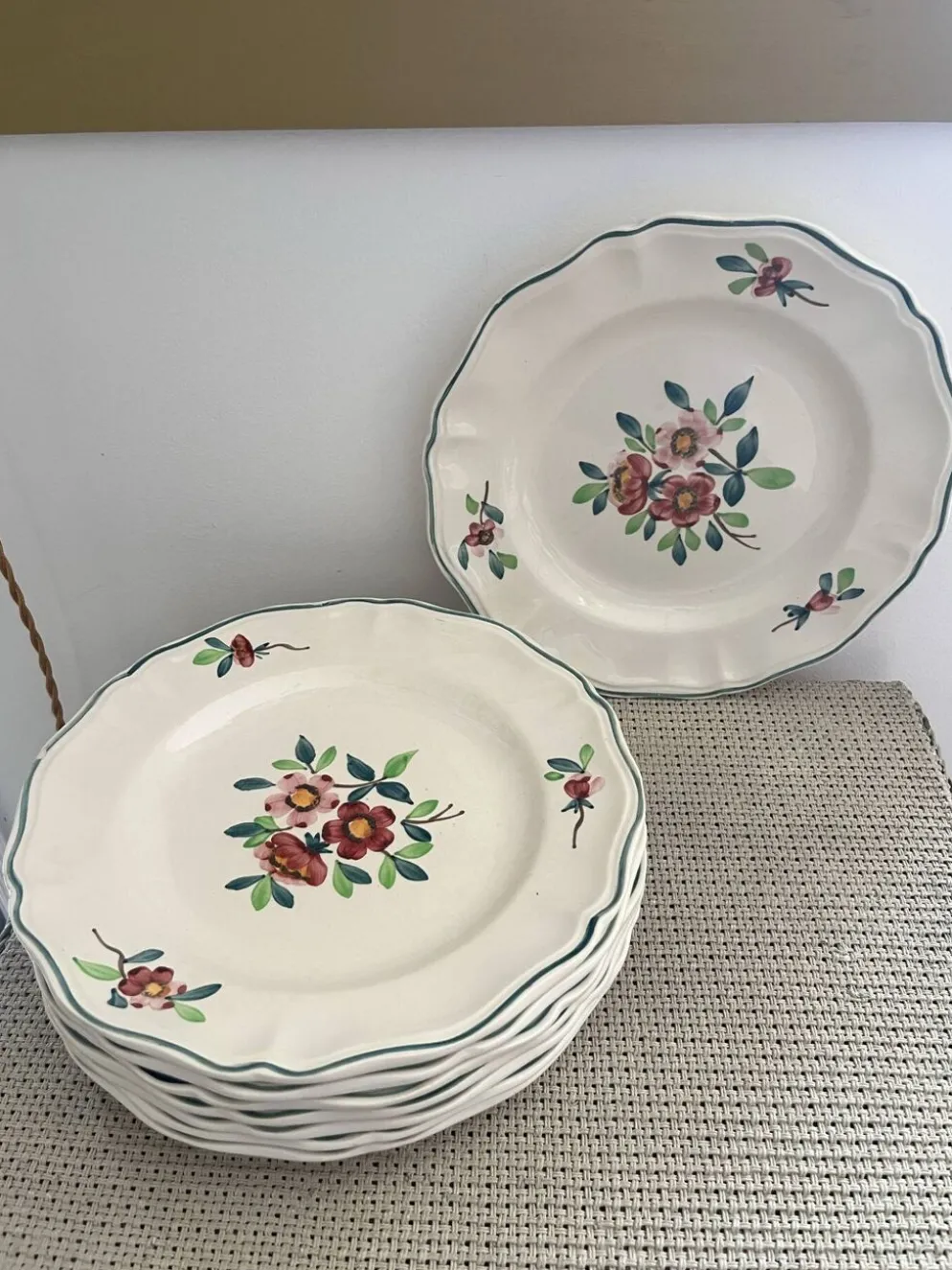 8 assiettes plates