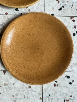3 assiettes plates