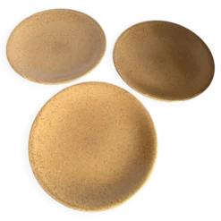 3 assiettes plates