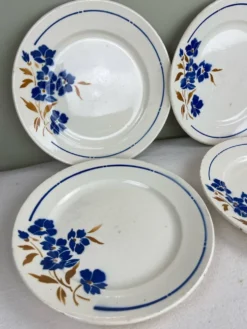 4 assiettes plates anciennes