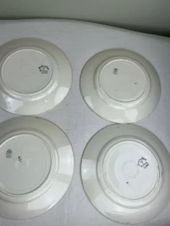 4 assiettes plates anciennes