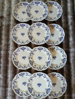 12 assiettes plates anciennes de Longchamp