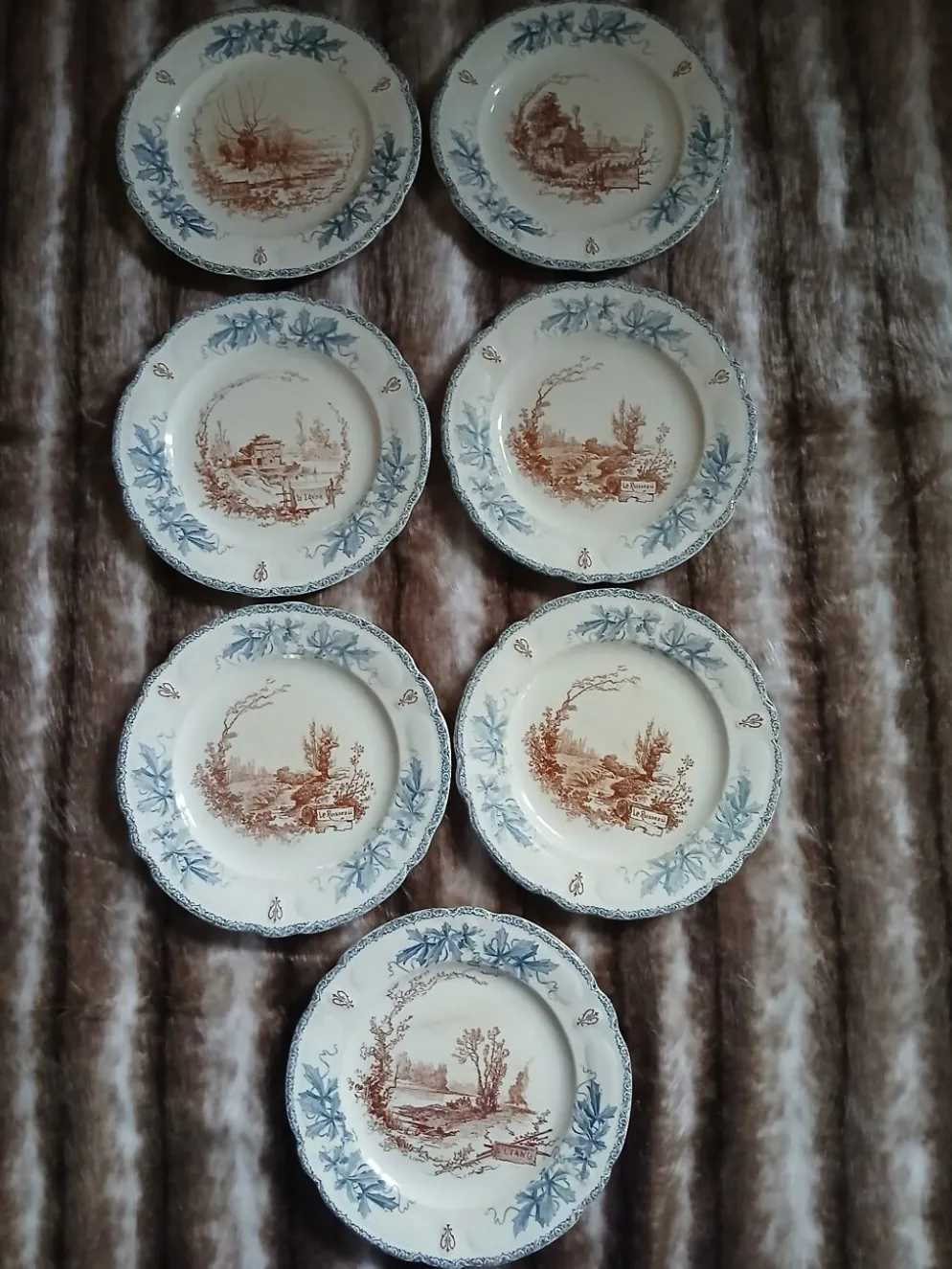 10 assiettes plates anciennes "Louis XIII " Choisy le Roi