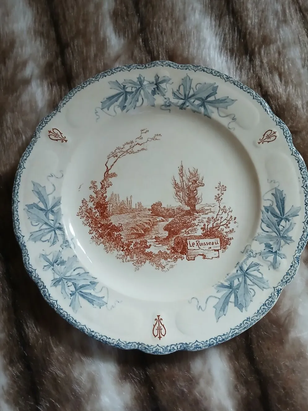 10 assiettes plates anciennes "Louis XIII " Choisy le Roi