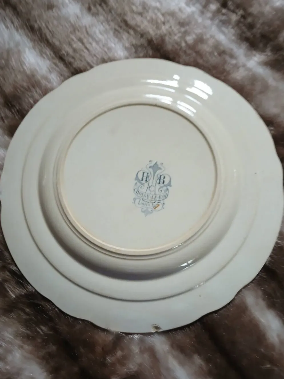 10 assiettes plates anciennes "Louis XIII " Choisy le Roi