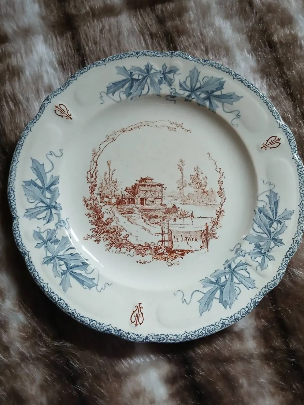 10 assiettes plates anciennes "Louis XIII " Choisy le Roi