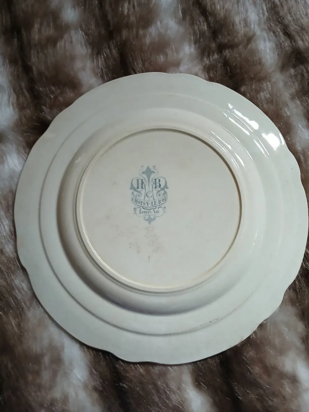 10 assiettes plates anciennes "Louis XIII " Choisy le Roi