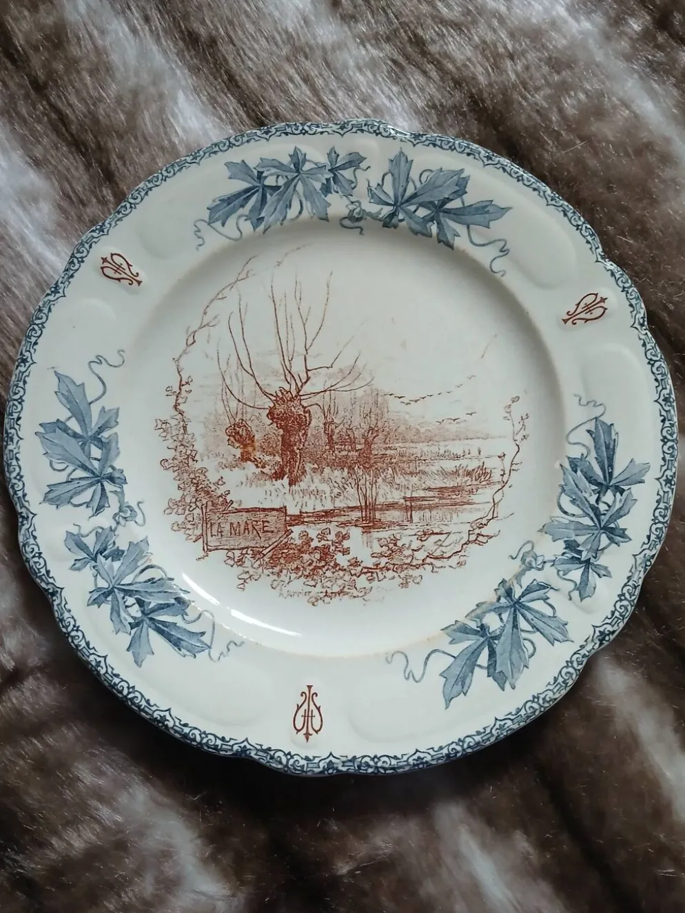 10 assiettes plates anciennes "Louis XIII " Choisy le Roi