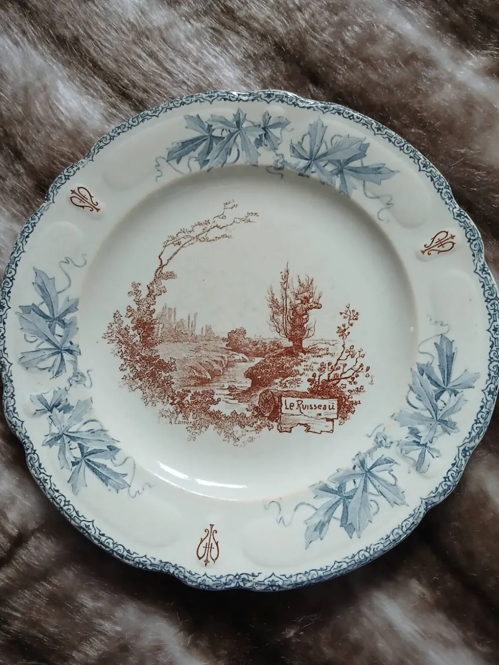 10 assiettes plates anciennes "Louis XIII " Choisy le Roi