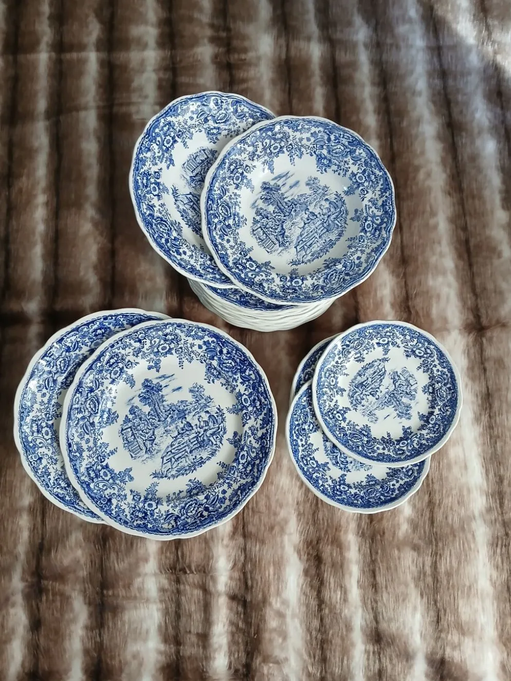 12 assiettes plates anciennes Lunéville KG