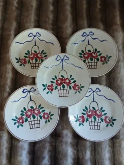 5 assiettes plates anciennes Longchamp