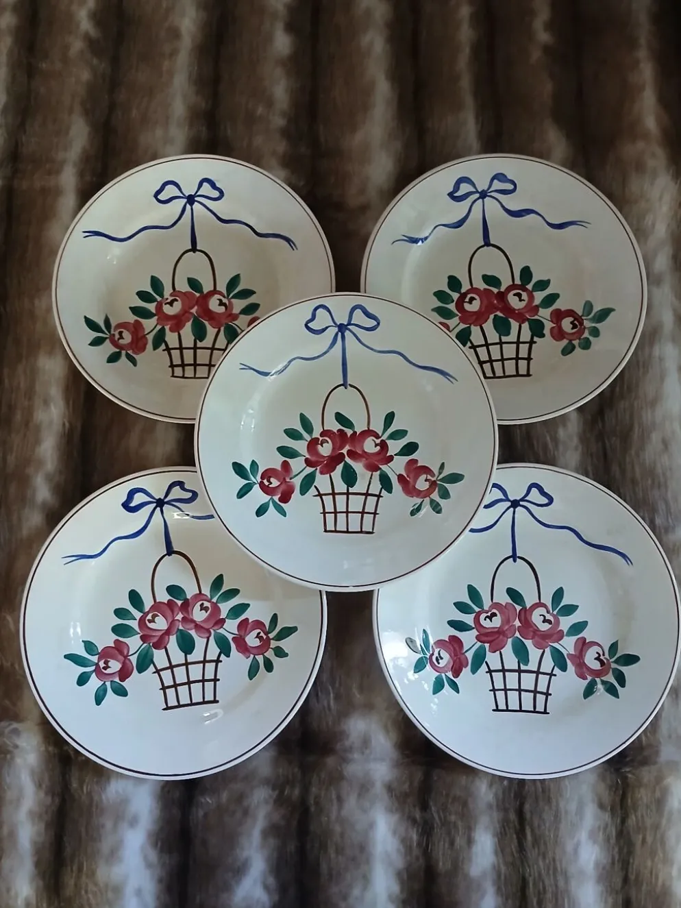 5 assiettes plates anciennes Longchamp