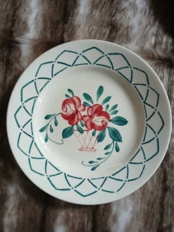 4 assiettes plates anciennes Sarreguemines