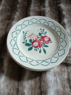 4 assiettes plates anciennes Sarreguemines