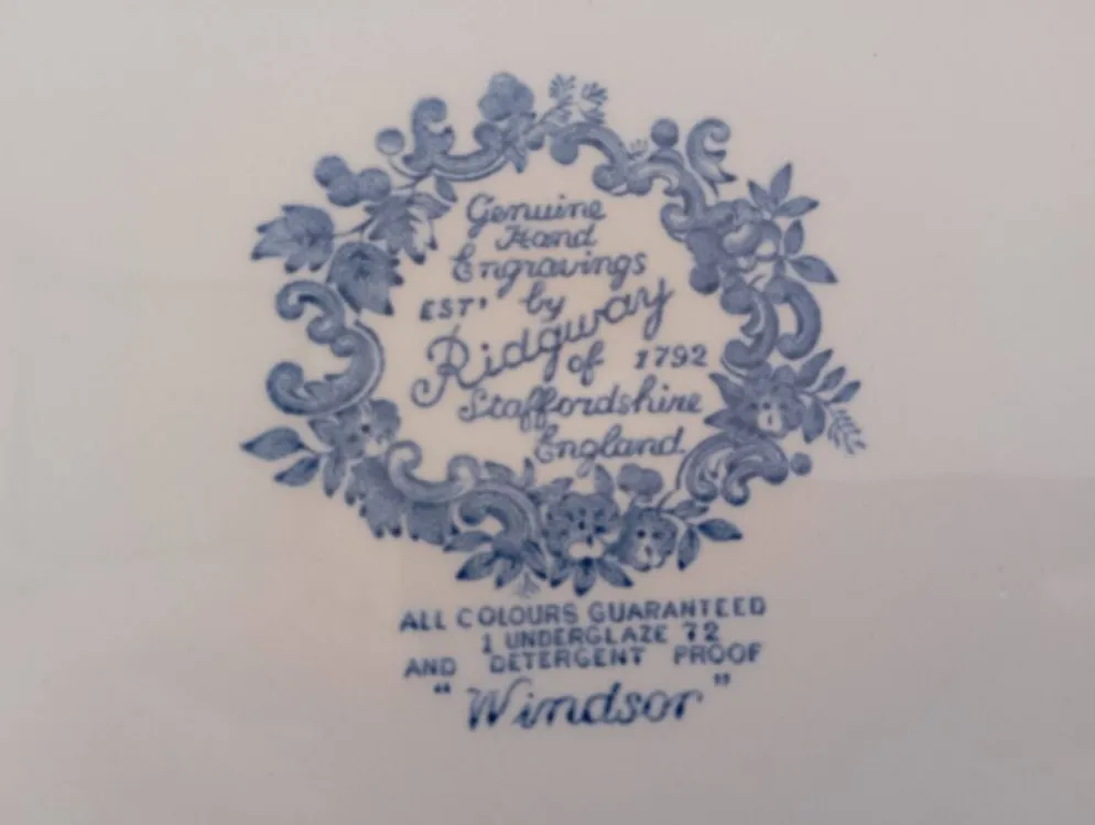 Assiettes plates anglaises Ridgway 'Windsor' bleu & blanc