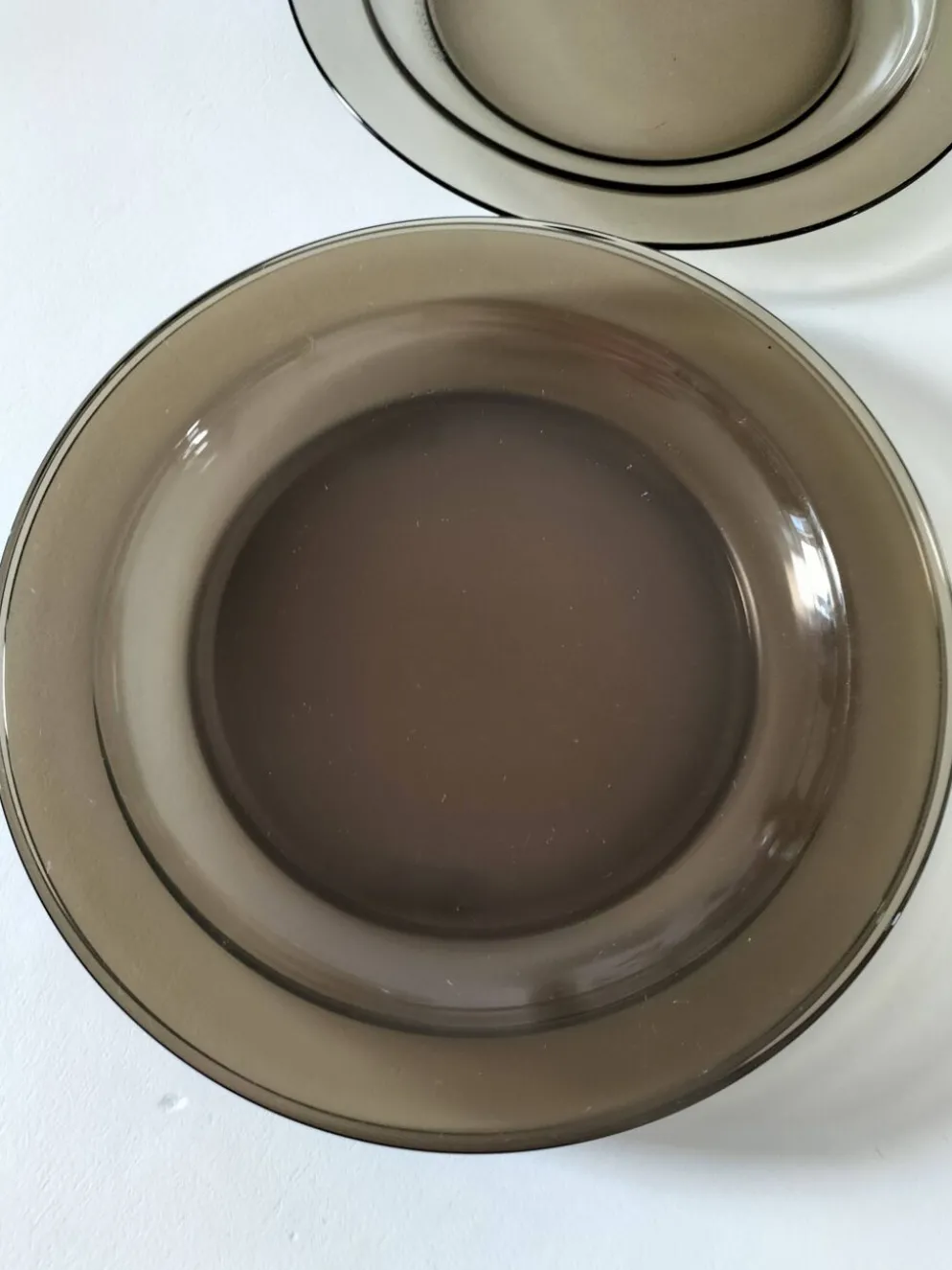 6 assiettes plates Arcoroc en verre fumé Smoke Brown