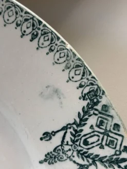 Assiettes plates en faïence ancienne St Amand