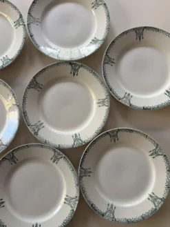 Assiettes plates en faïence ancienne St Amand