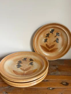 6 assiettes plates en grès