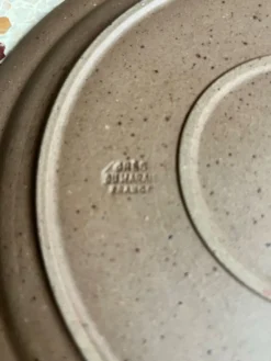 6 assiettes plates en grès