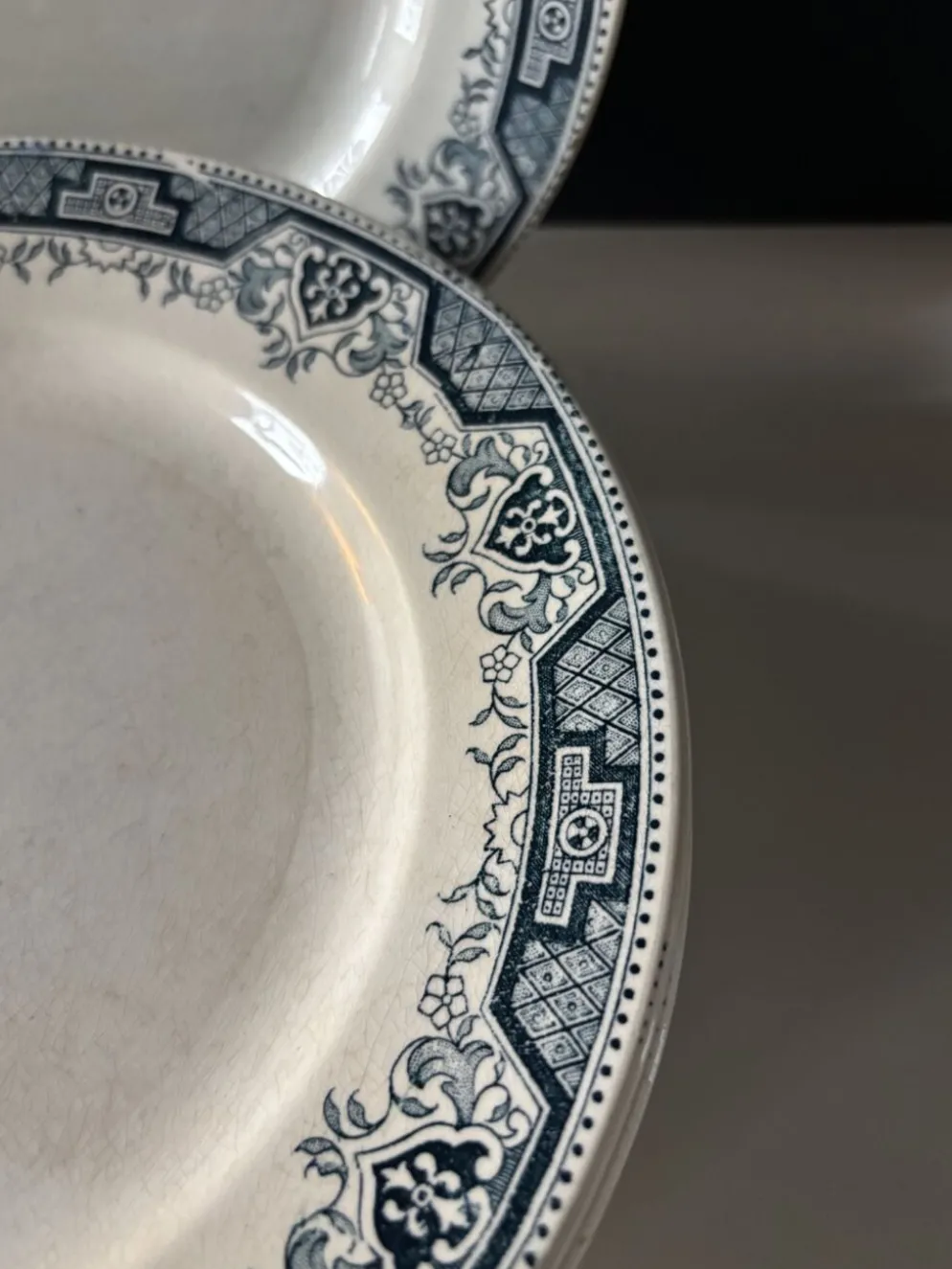 Assiettes plates Saint-Amand