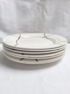 Assiettes plates St Amand modèle Bayonne blanc, vert et noir