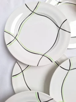 Assiettes plates St Amand modèle Bayonne blanc, vert et noir