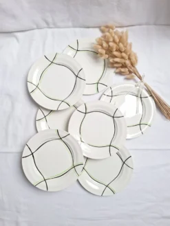 Assiettes plates St Amand modèle Bayonne blanc, vert et noir