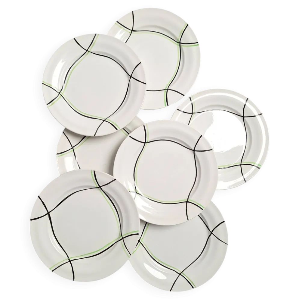 Assiettes plates St Amand modèle Bayonne blanc, vert et noir