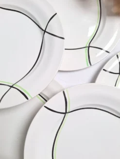 Assiettes plates St Amand modèle Bayonne blanc, vert et noir