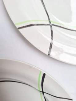 Assiettes plates St Amand modèle Bayonne blanc, vert et noir