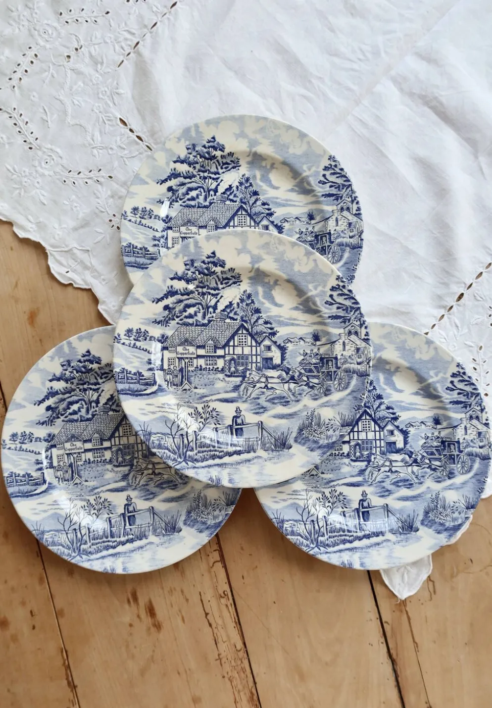 4 assiettes plates vintage bleu et blanc – Décor romantique campagne anglai