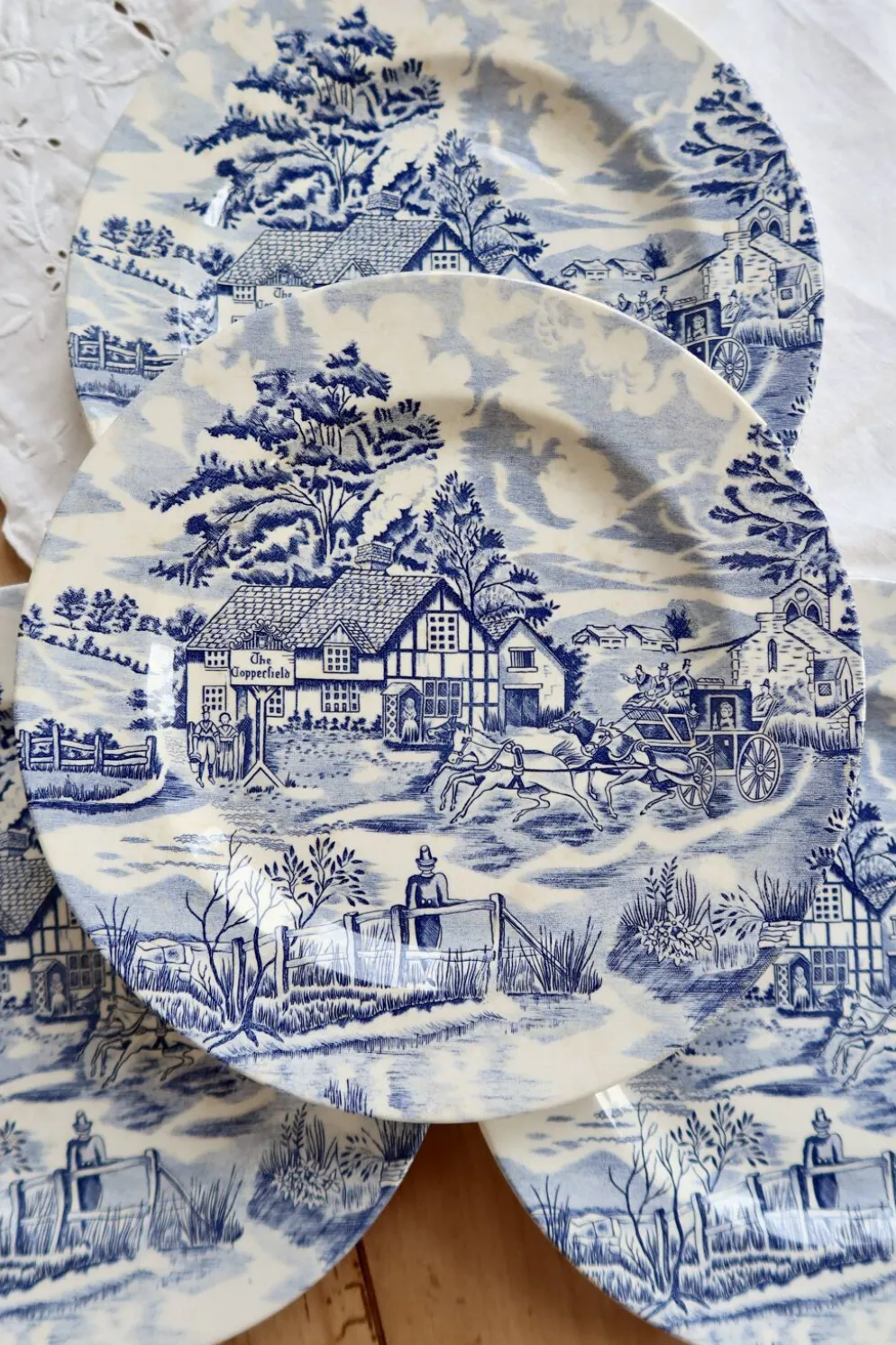 4 assiettes plates vintage bleu et blanc – Décor romantique campagne anglai