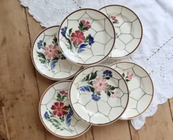 6 assiettes plates vintage faïence Saint-Amand modèle Maurice – Décor flora