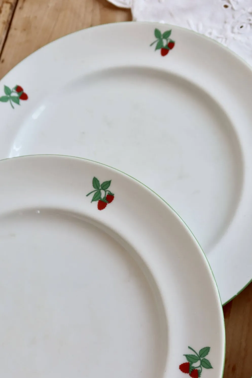6 assiettes plates vintage porcelaine Table et Couleurs modèle Framboises