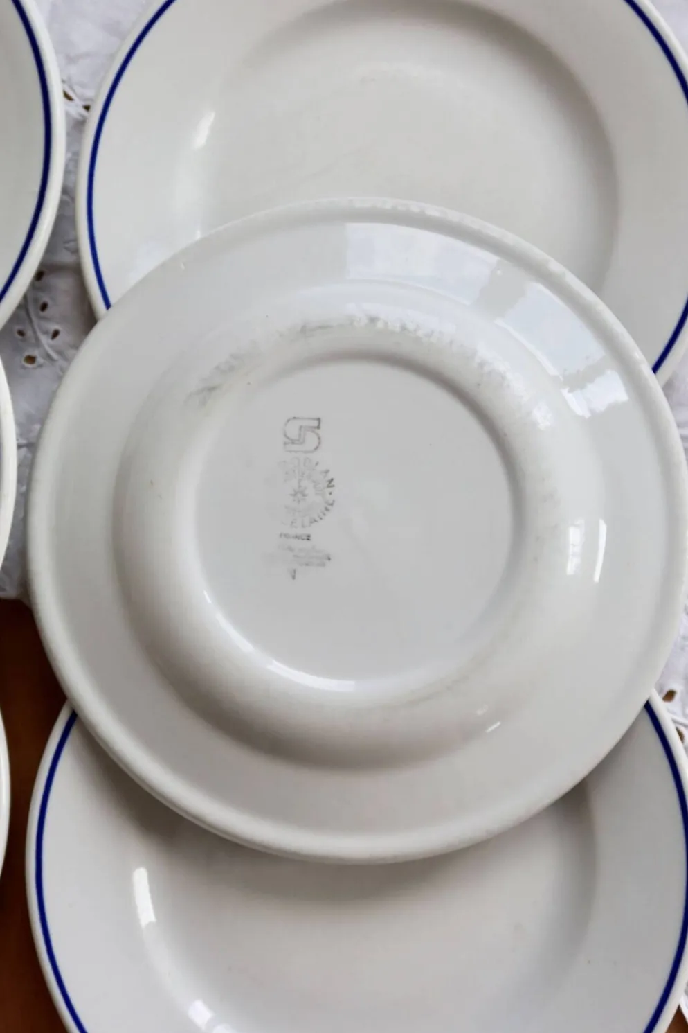 6 assiettes plates vintage Pyroblan Sarreguemines – Liseré bleu