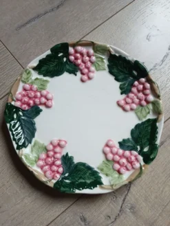 3 assiettes plates vintages dépareillées