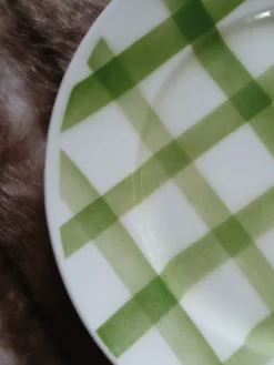 3 assiettes plates vintages dépareillées