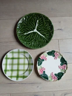 3 assiettes plates vintages dépareillées
