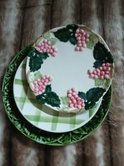 3 assiettes plates vintages dépareillées