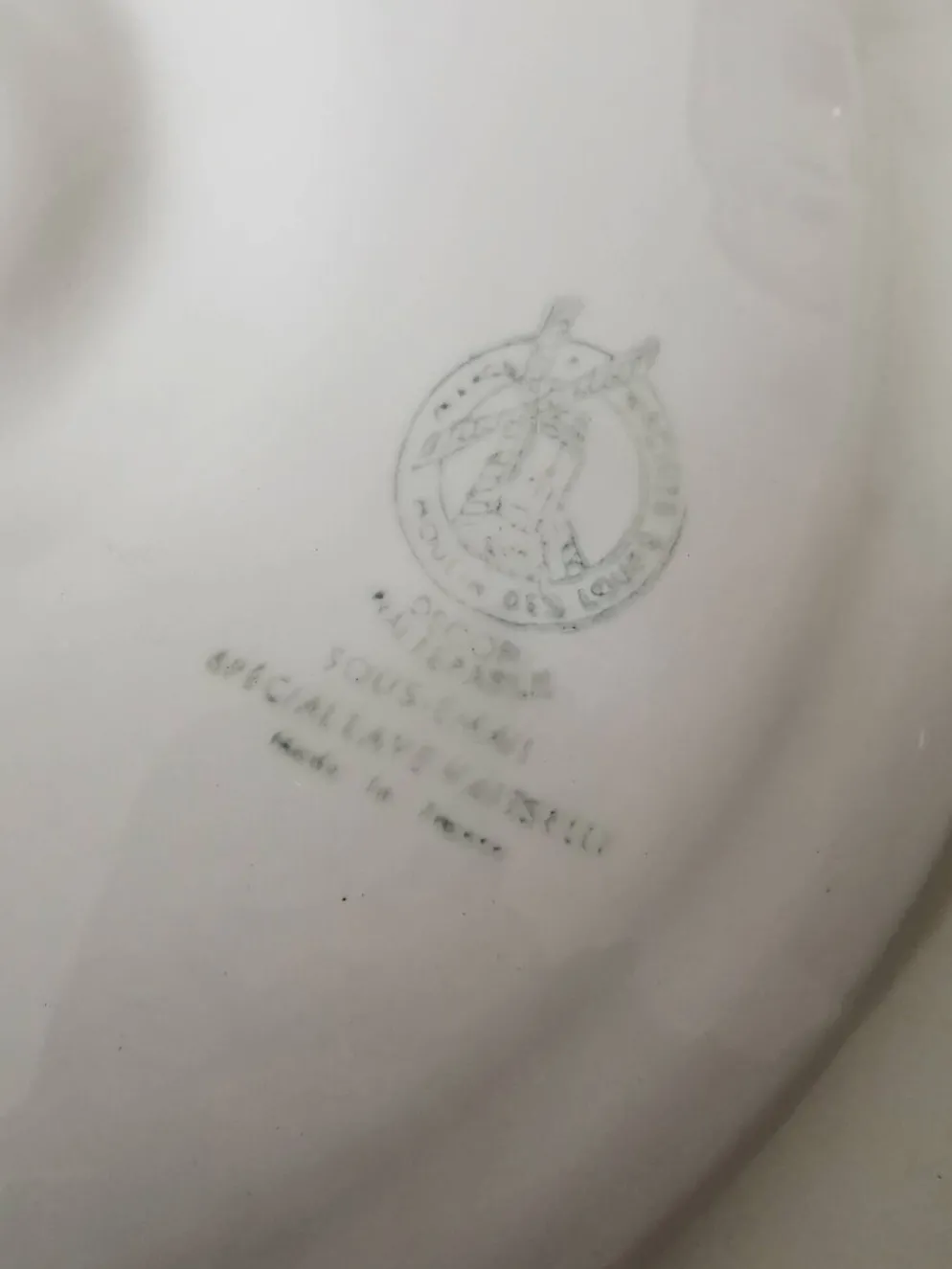 Assiettes plat/à huître, gris et blanc, céramique Moulin des loups