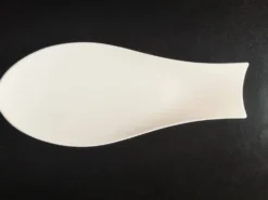 Assiettes poisson en porcelaine blanche