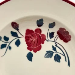 9 assiettes à soupe Badonviller modèle "Les Roses" années 50