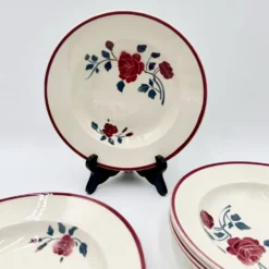 9 assiettes à soupe Badonviller modèle "Les Roses" années 50