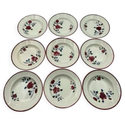9 assiettes à soupe Badonviller modèle